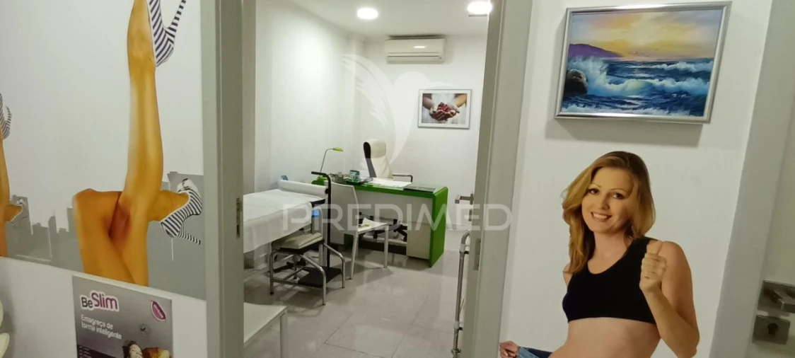 Loja para Trespasse em Santo António dos Cavaleiros e Frielas Foto 11