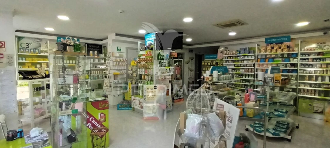 Loja para Trespasse em Santo António dos Cavaleiros e Frielas Foto 7