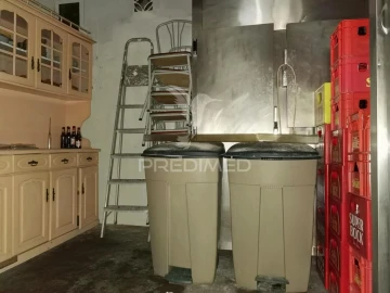 Loja para Trespasse em Pernes