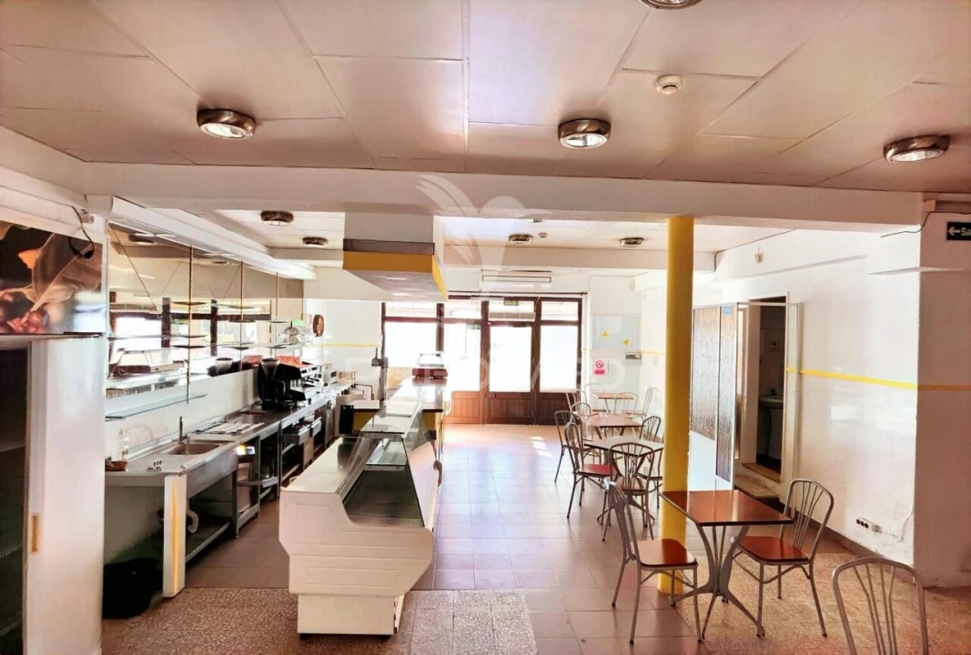 Loja para Trespasse em Pernes Foto 13