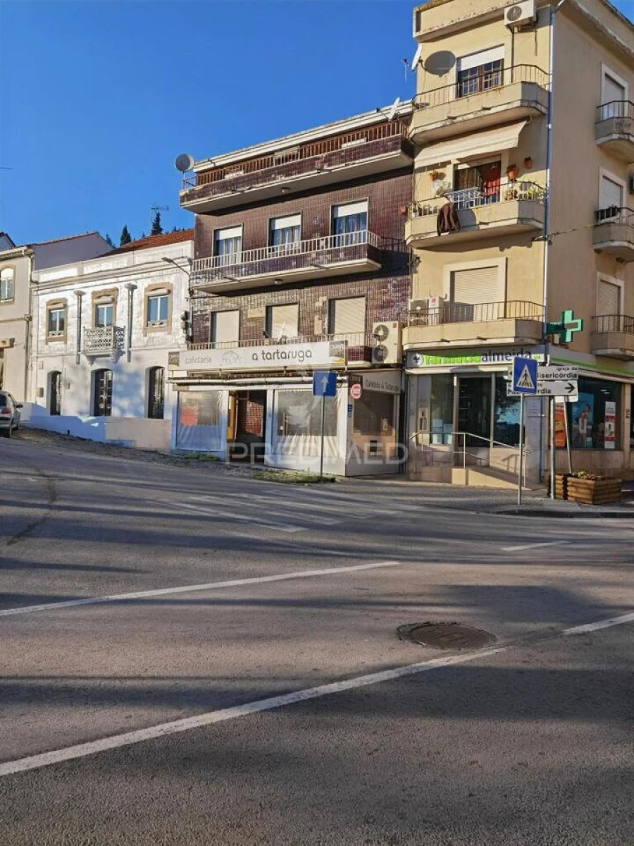 Loja para Trespasse em Pernes