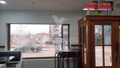 Loja para Trespasse em Coronado (São Romão e São Mamede)