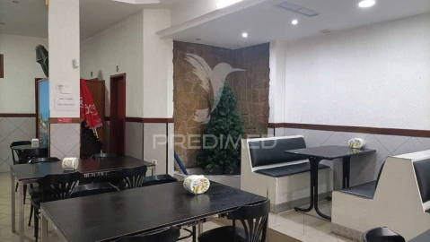 Loja para Trespasse em Coronado (São Romão e São Mamede)