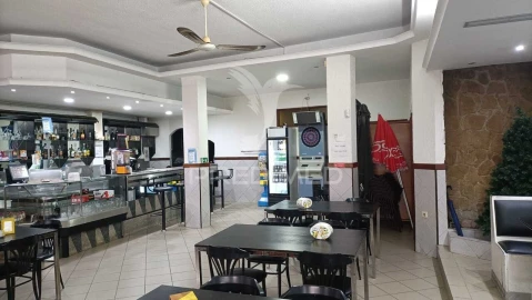 Loja para Trespasse em Coronado (São Romão e São Mamede)