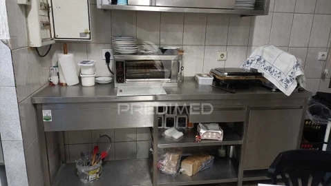 Loja para Trespasse em Coronado (São Romão e São Mamede)