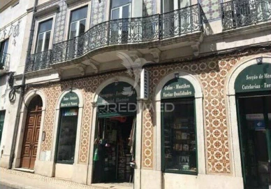 Armazém para Trespasse em Alcantara