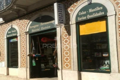 Armazém para Trespasse em Alcantara