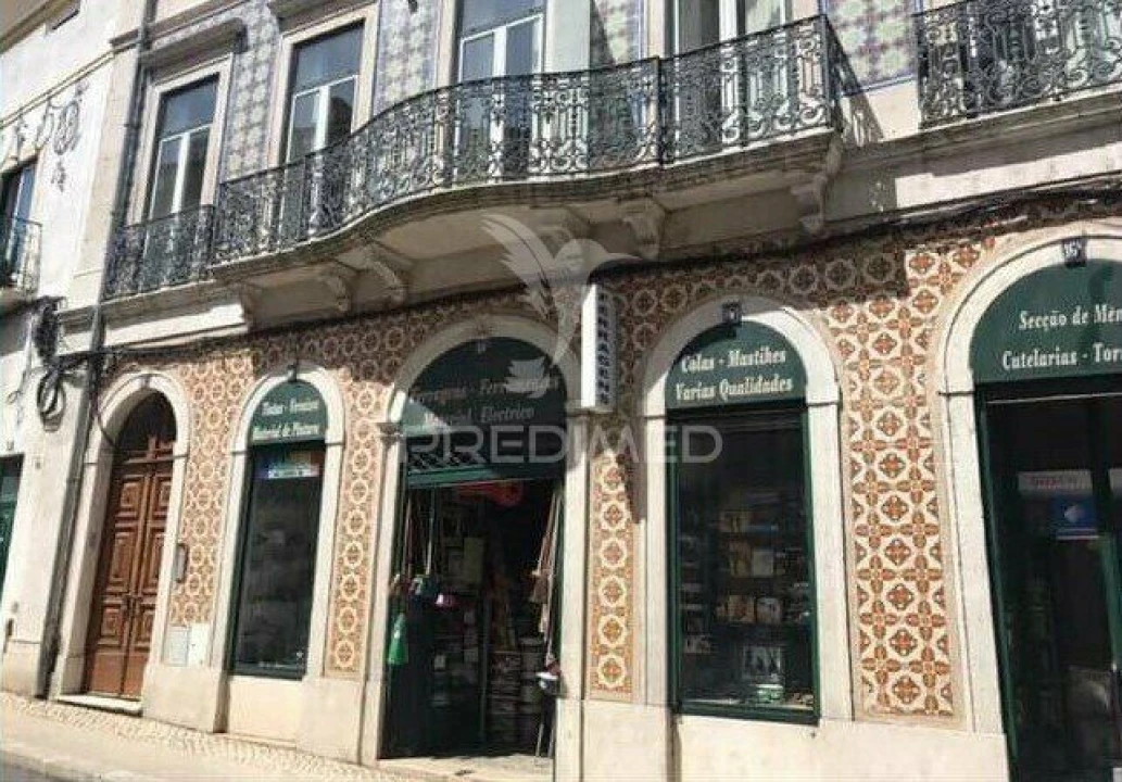 Armazém para Trespasse em Alcantara Foto 1