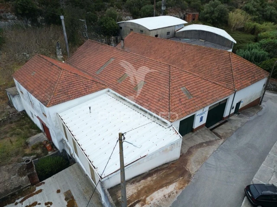 Armazém para Venda em Alcanena e Vila Moreira Foto 3