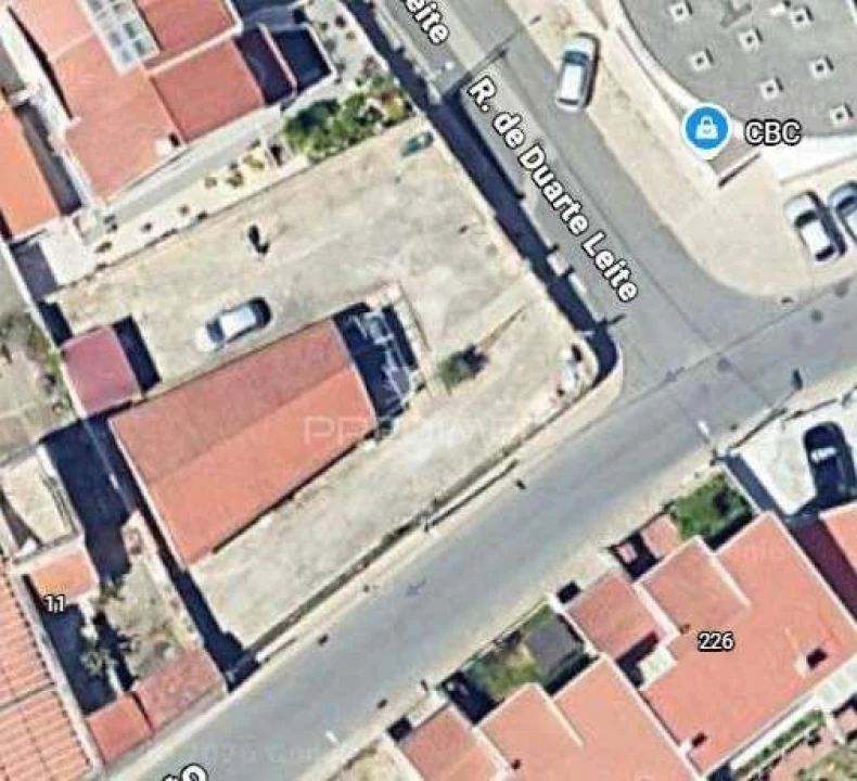 Moradia T1 para Venda em Charneca de Caparica e Sobreda Foto 1