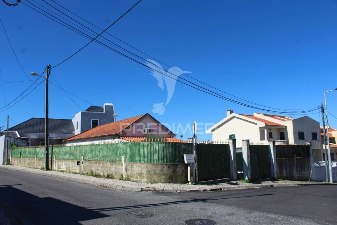 Moradia T1 para Venda em Charneca de Caparica e Sobreda Foto 24