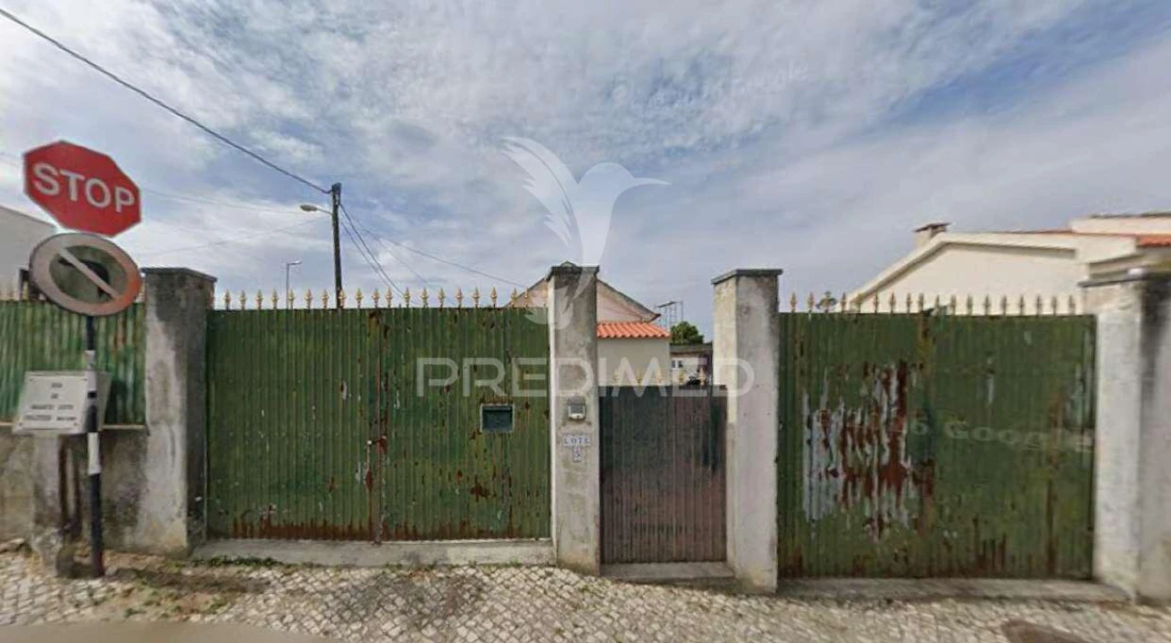 Moradia T1 para Venda em Charneca de Caparica e Sobreda Foto 2