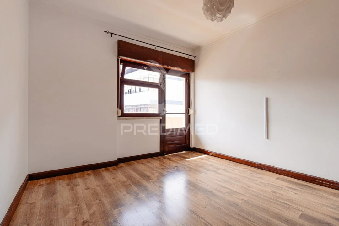 Apartamento T3 para Venda em Póvoa de Santo Adrião e Olival Basto Foto 17