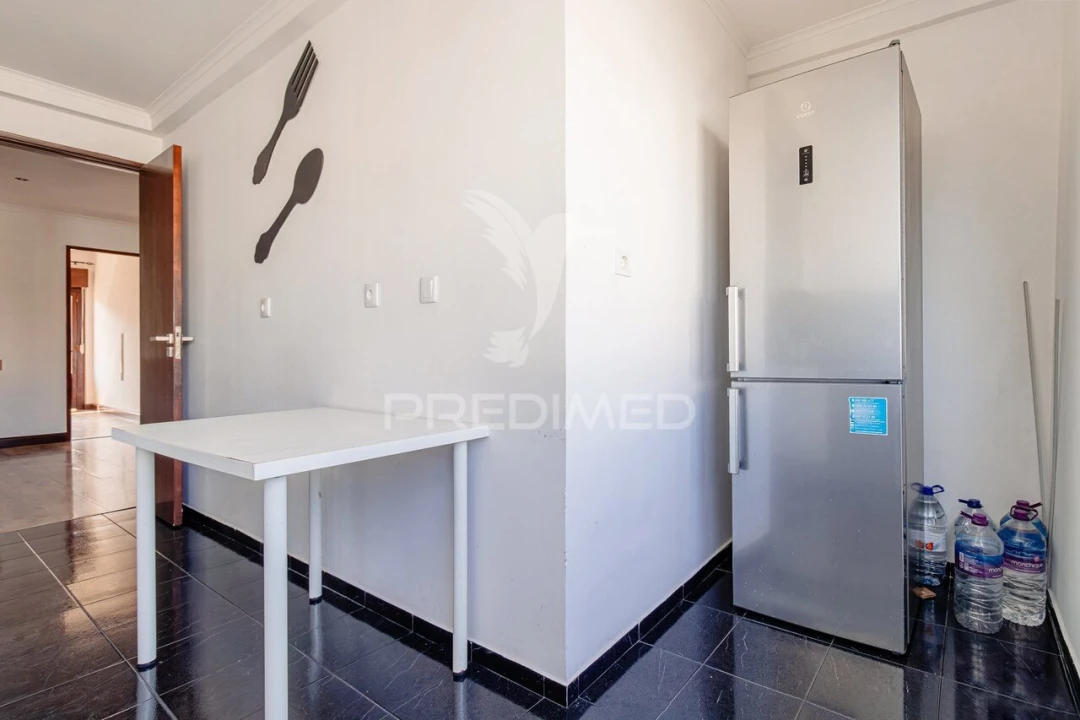 Apartamento T3 para Venda em Póvoa de Santo Adrião e Olival Basto Foto 3