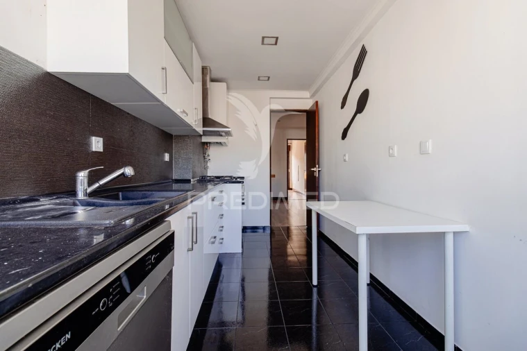 Apartamento T3 para Venda em Póvoa de Santo Adrião e Olival Basto Foto 2