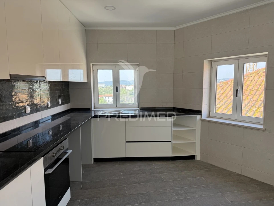 Apartamento T2 para Venda em Alcanena e Vila Moreira Foto 3