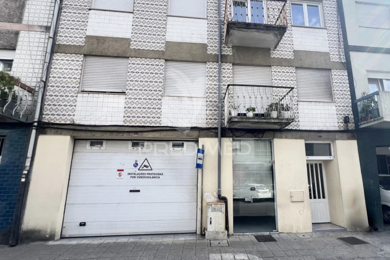 Armazém para Venda em Braga (São José de São Lázaro e São João do Souto) Foto 5