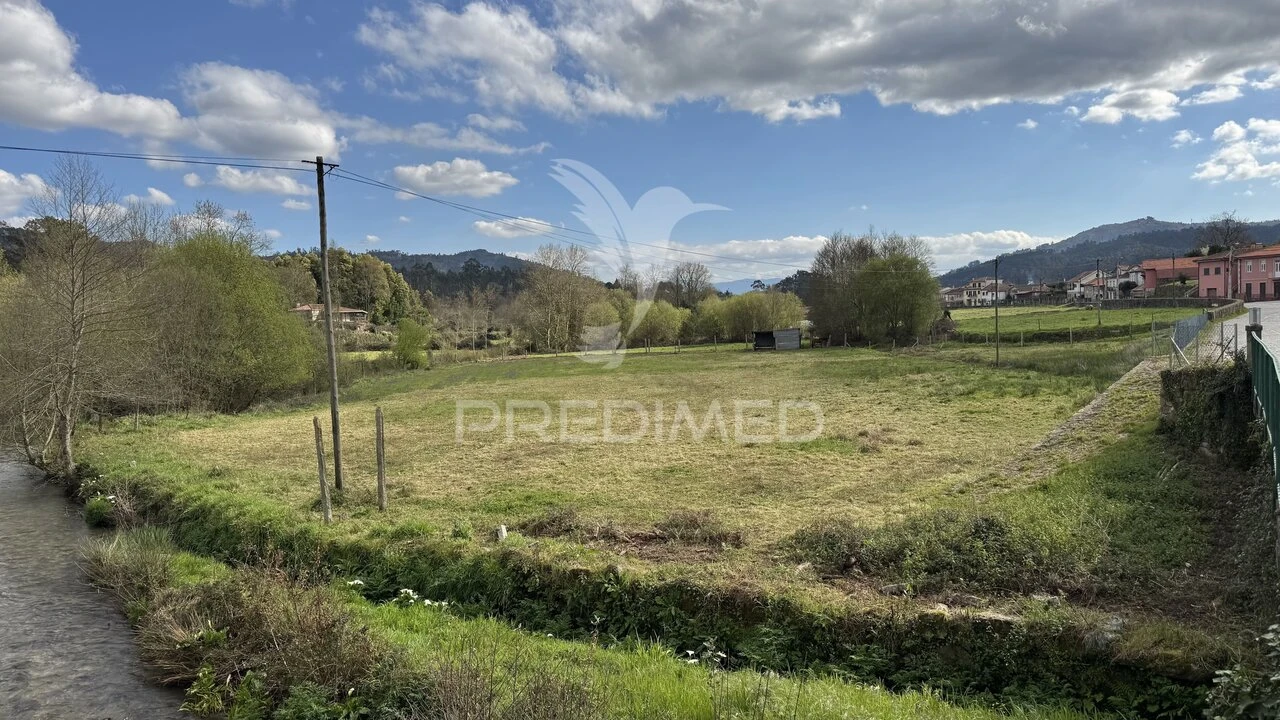 Terreno para Venda em Alvora e Loureda Foto 3