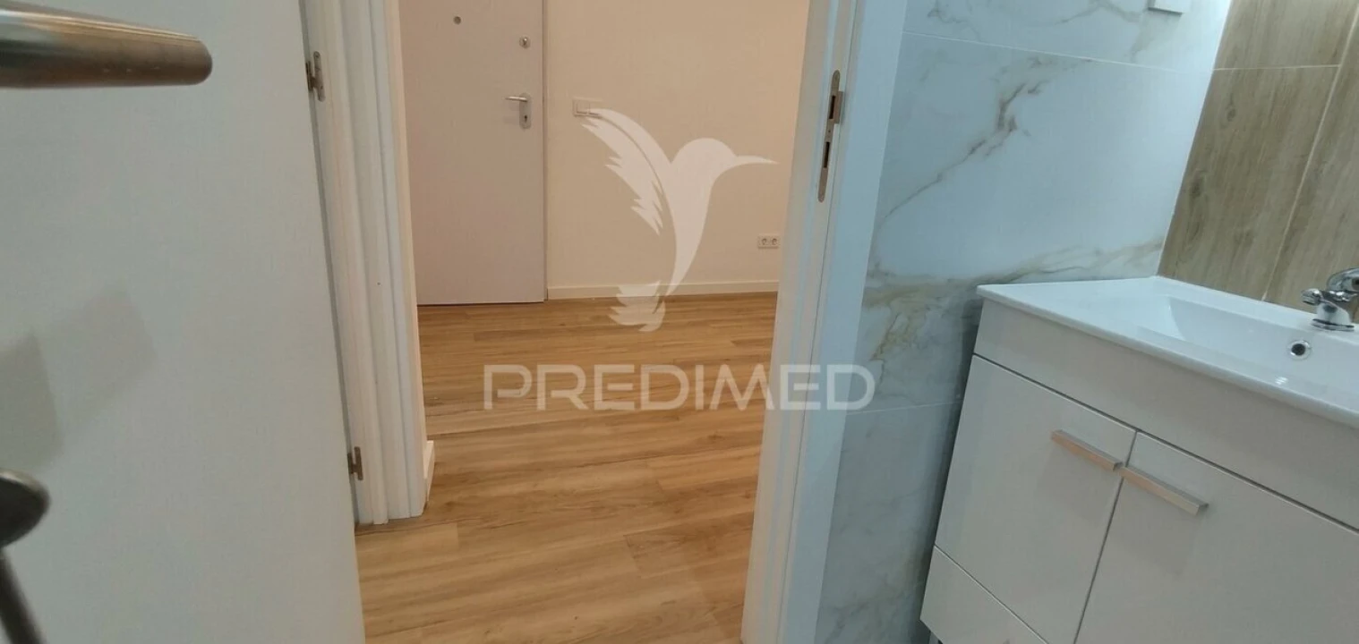 Apartamento T2 para Venda em Póvoa de Santa Iria e Forte da Casa Foto 8