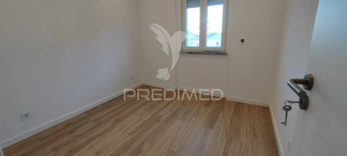 Apartamento T2 para Venda em Póvoa de Santa Iria e Forte da Casa Foto 6