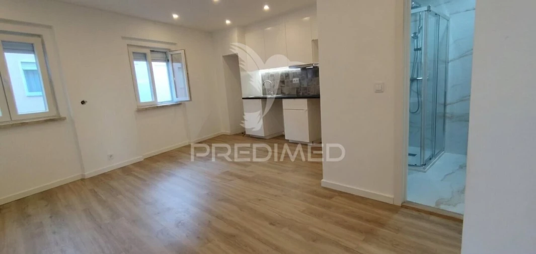 Apartamento T2 para Venda em Póvoa de Santa Iria e Forte da Casa Foto 2