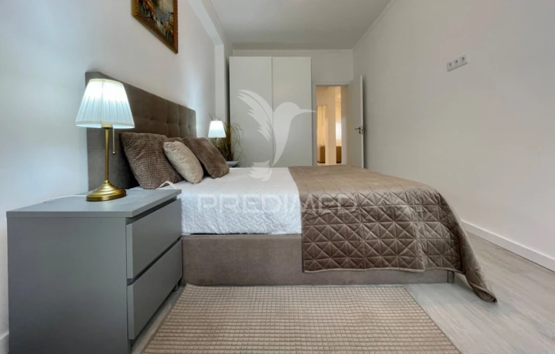 Apartamento T2 para Venda em Faro (Sé e São Pedro) Foto 9