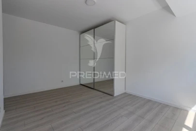 Apartamento T3 para Venda em Margaride, Várzea, Lagares, Varziela, Moure