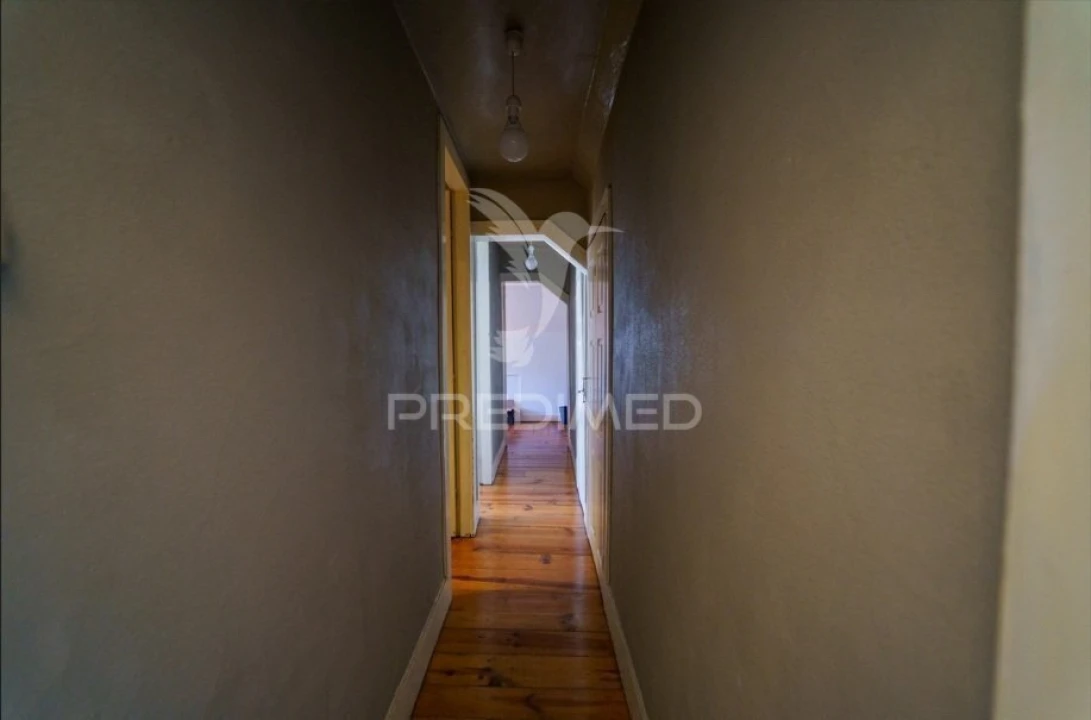 Moradia T8 para Venda em Oliveira, São Paio e São Sebastião Foto 18