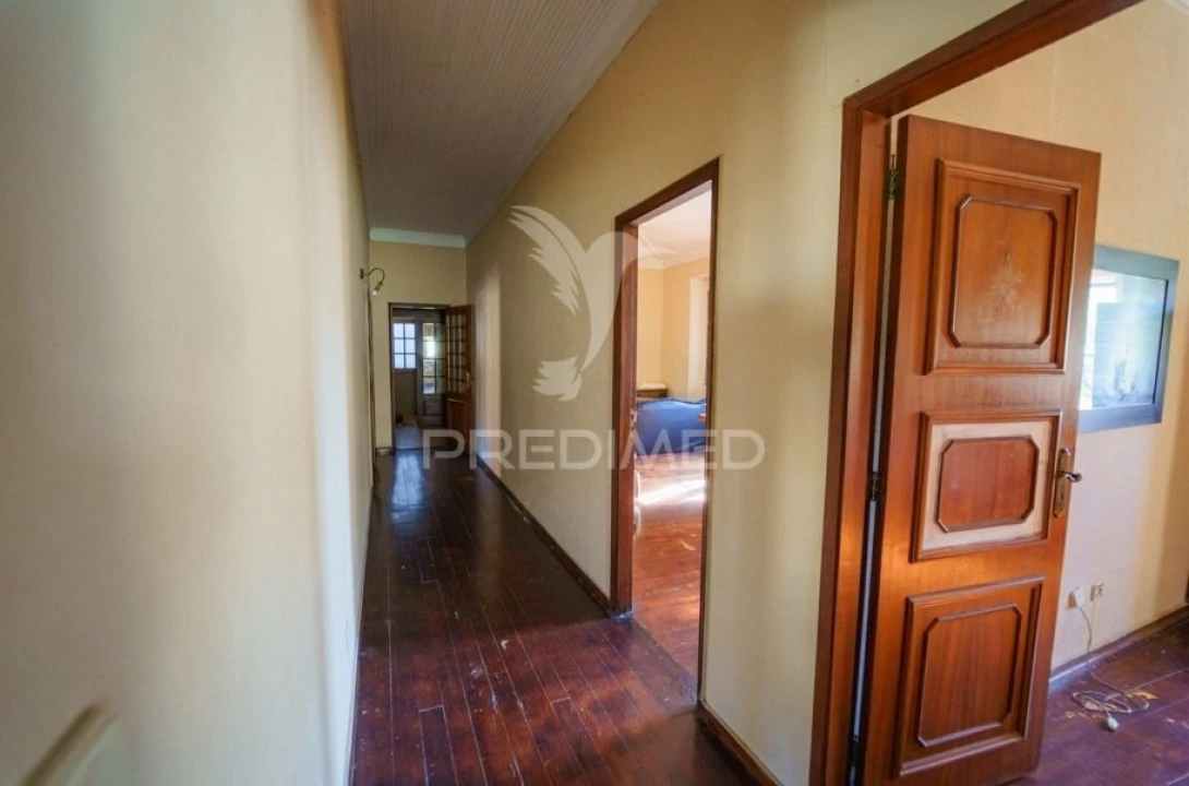 Moradia T8 para Venda em Oliveira, São Paio e São Sebastião Foto 4