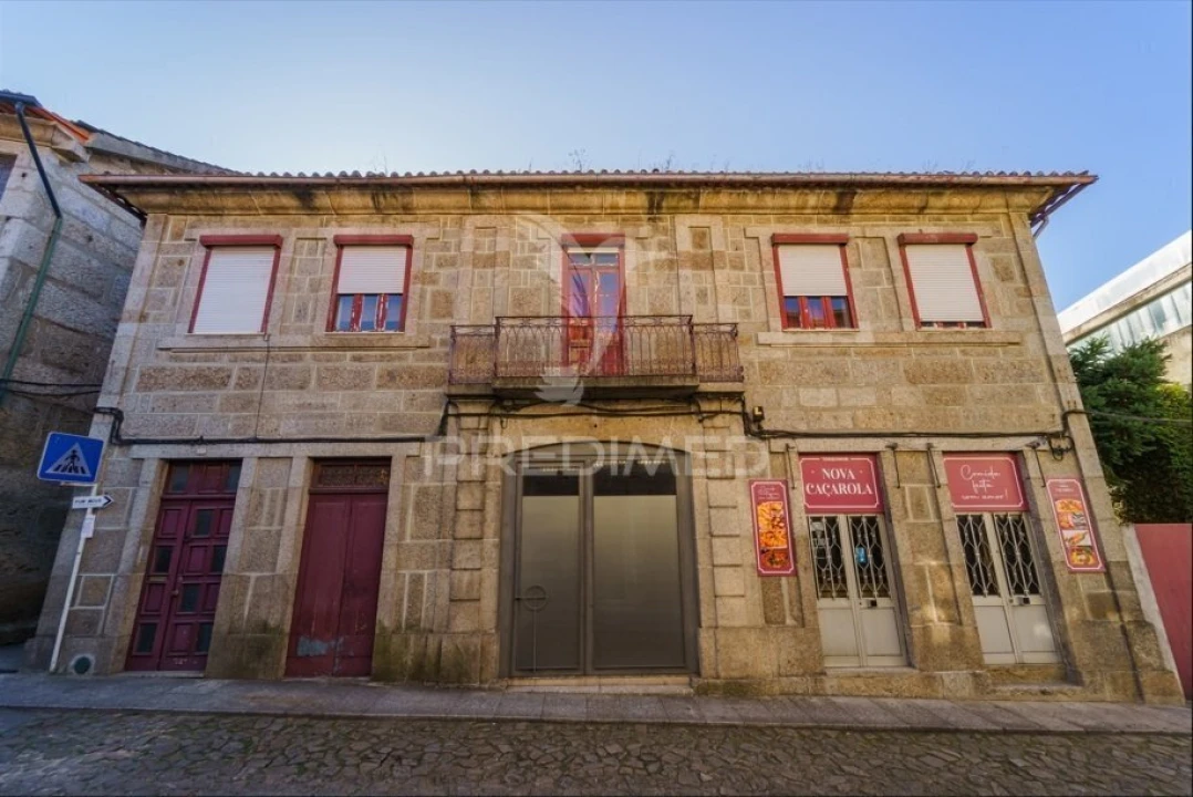 Moradia T8 para Venda em Oliveira, São Paio e São Sebastião Foto 33