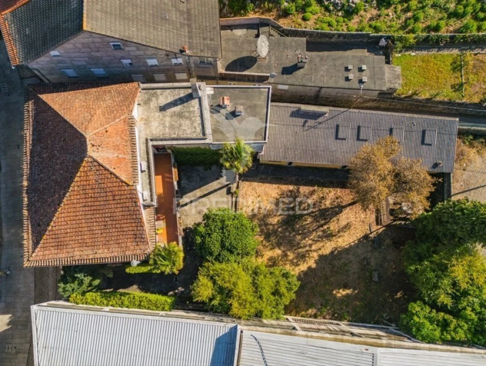 Moradia T8 para Venda em Oliveira, São Paio e São Sebastião Foto 34