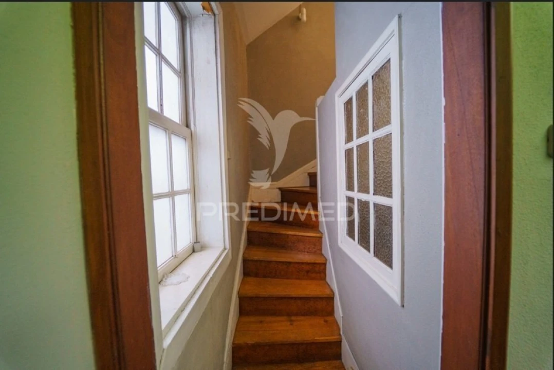 Moradia T8 para Venda em Oliveira, São Paio e São Sebastião Foto 21