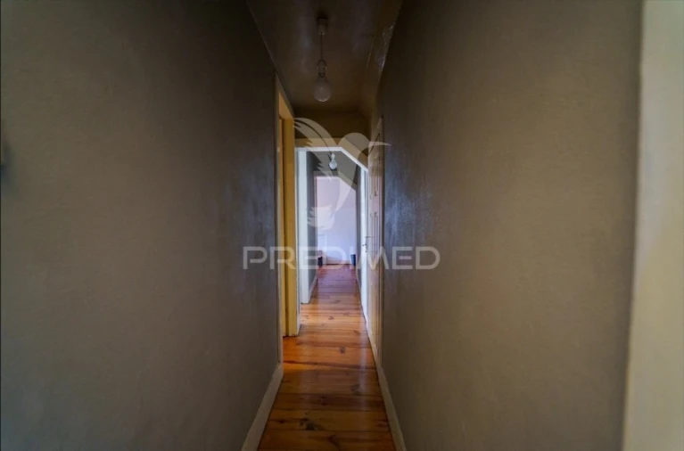 Moradia T8 para Venda em Oliveira, São Paio e São Sebastião Foto 18