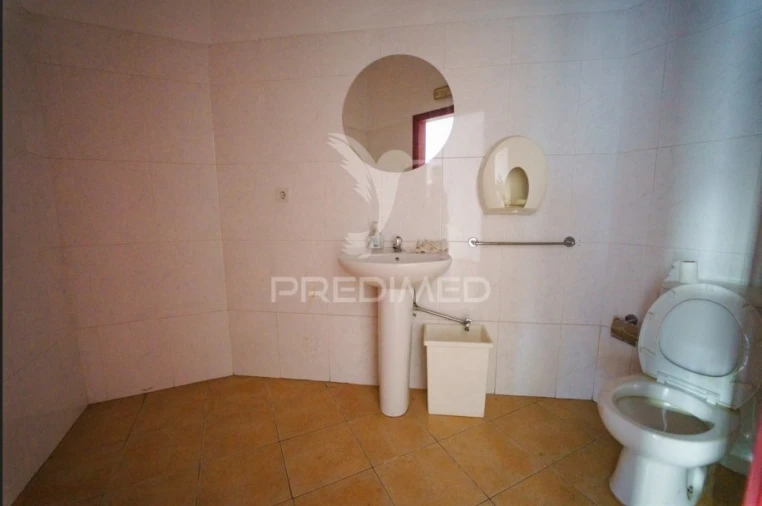 Moradia T8 para Venda em Oliveira, São Paio e São Sebastião Foto 30