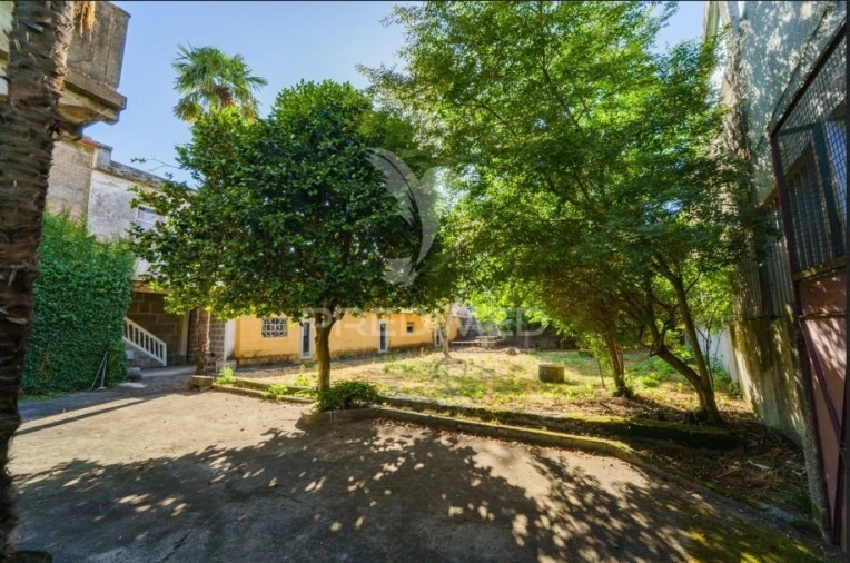 Moradia T8 para Venda em Oliveira, São Paio e São Sebastião Foto 25