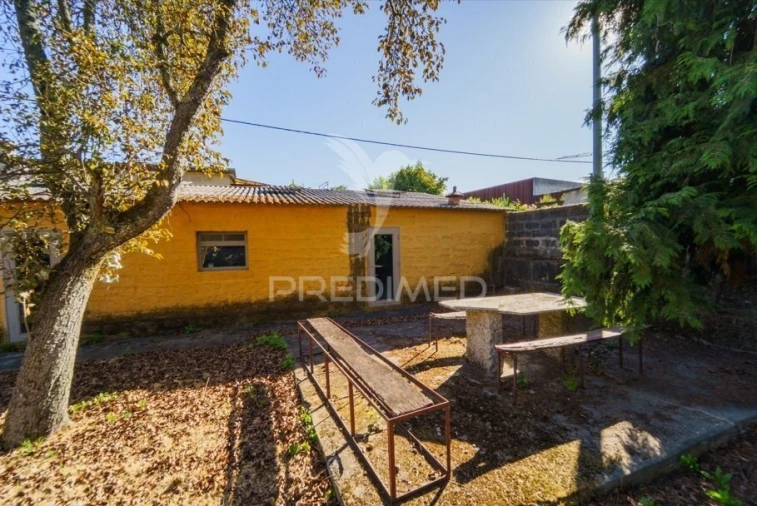 Moradia T8 para Venda em Oliveira, São Paio e São Sebastião Foto 12