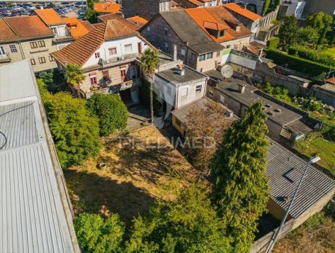 Moradia T8 para Venda em Oliveira, São Paio e São Sebastião Foto 35