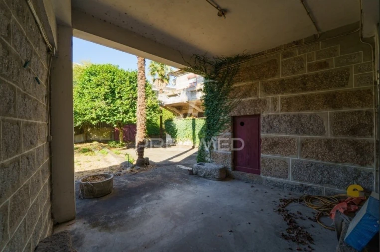 Moradia T8 para Venda em Oliveira, São Paio e São Sebastião Foto 26