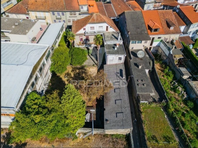 Moradia T8 para Venda em Oliveira, São Paio e São Sebastião Foto 37