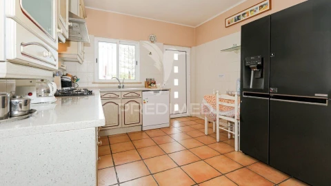 Moradia T4 para Venda em Lagoa e Carvoeiro