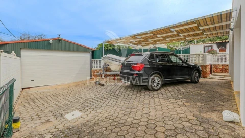 Moradia T4 para Venda em Lagoa e Carvoeiro