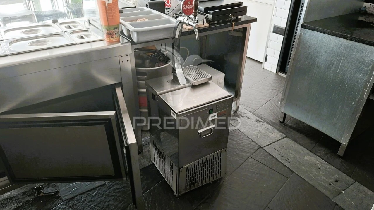 Loja para Arrendamento em Venteira Foto 28