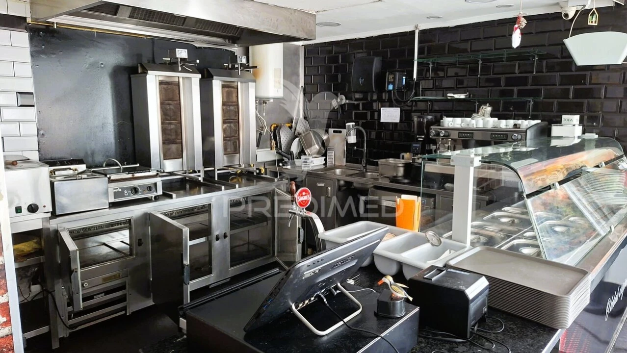 Loja para Arrendamento em Venteira Foto 23