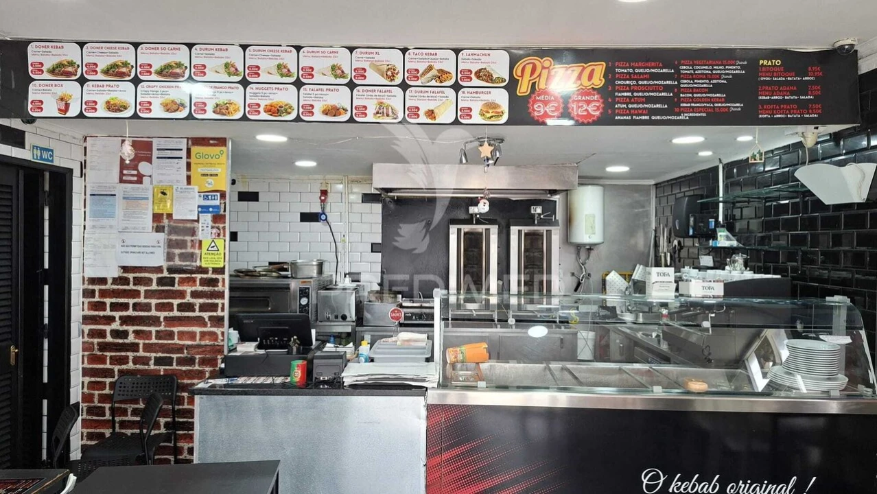 Loja para Arrendamento em Venteira Foto 32