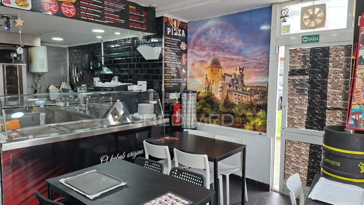 Loja para Arrendamento em Venteira Foto 6