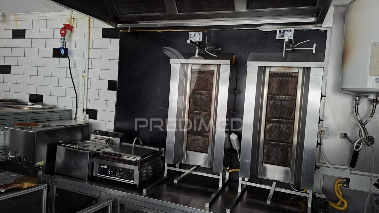 Loja para Arrendamento em Venteira Foto 25