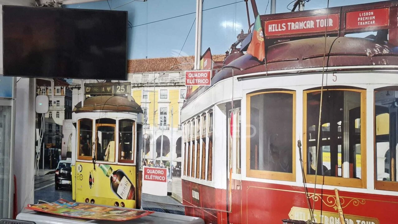 Loja para Arrendamento em Venteira Foto 14