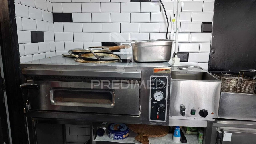 Loja para Arrendamento em Venteira Foto 18