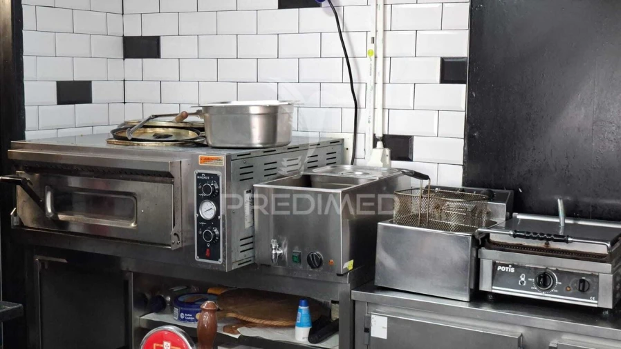 Loja para Arrendamento em Venteira Foto 4