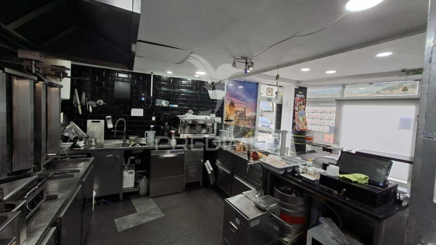 Loja para Arrendamento em Venteira Foto 21